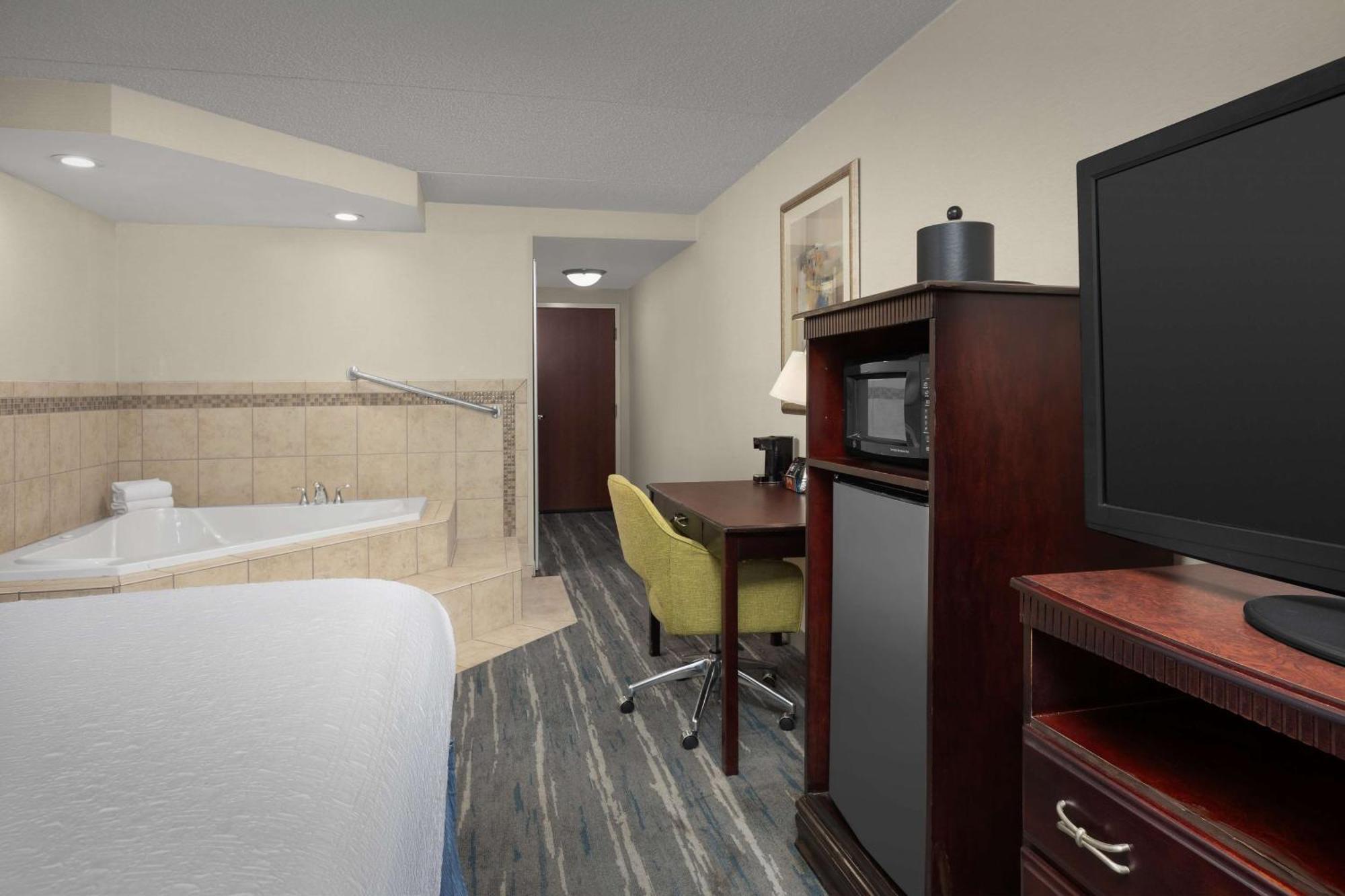 Hampton Inn Syracuse Clay Liverpool Exterior photo