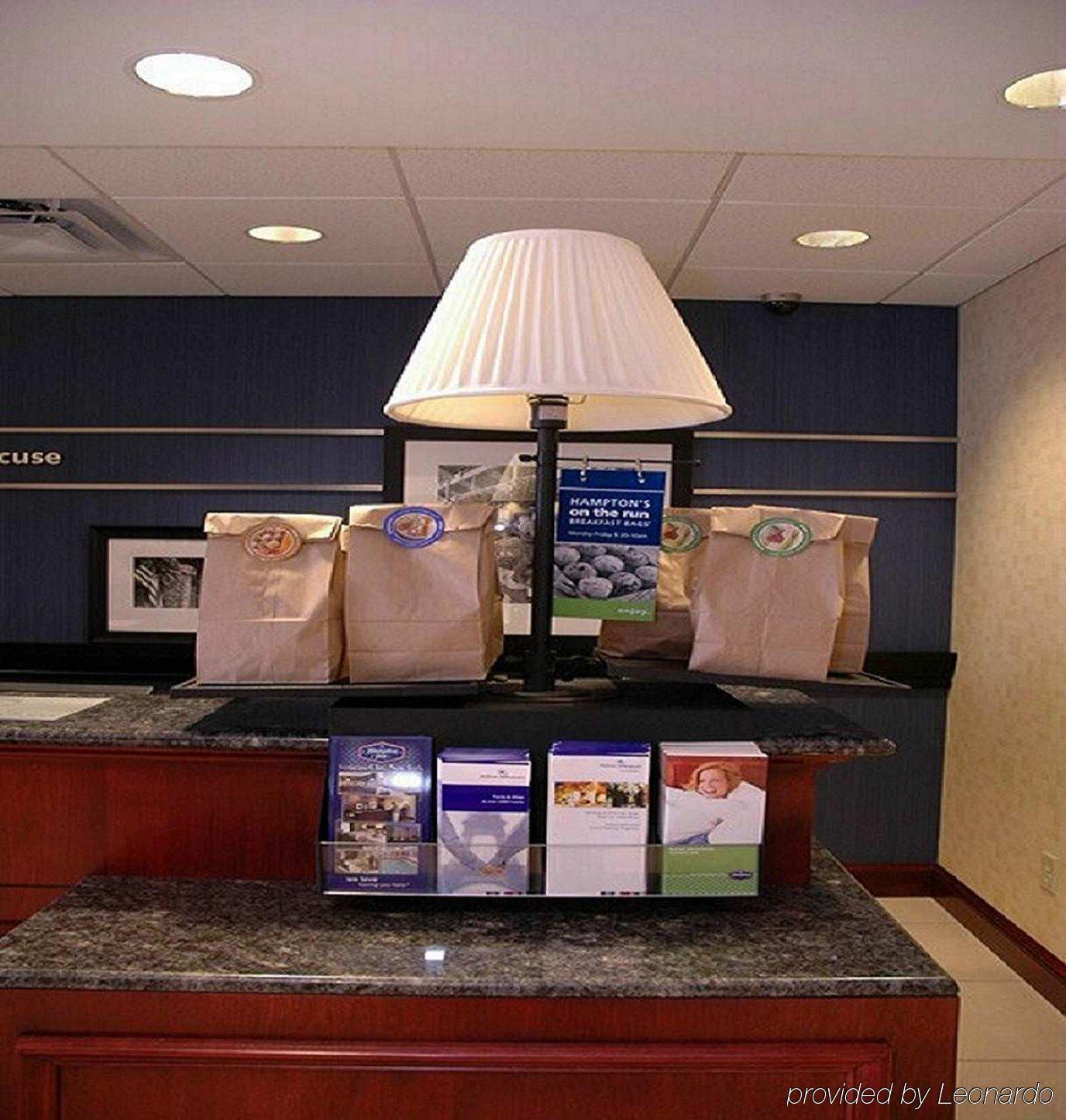 Hampton Inn Syracuse Clay Liverpool Interior photo